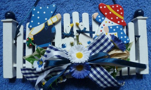 Wanddeko Wandschmuck Wandbild Holz weißer Zaun Gänse Figuren Blumen ca. 23x11 cm - Bild 2 von 3