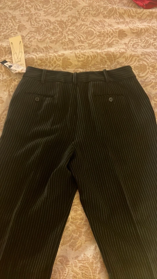 Nuevos pantalones cortos City de Larry Levine talla 12 hasta la rodilla 28 ins Foto 4 de 4