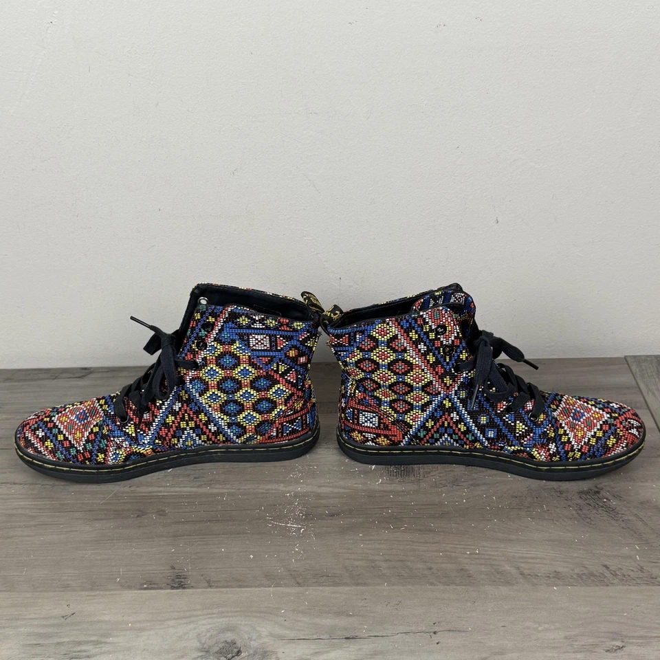 Zapatos de caña alta Dr Martens Hackney para mujer talla 8 multicolor geométrico con cordones azteca Foto 2 de 4