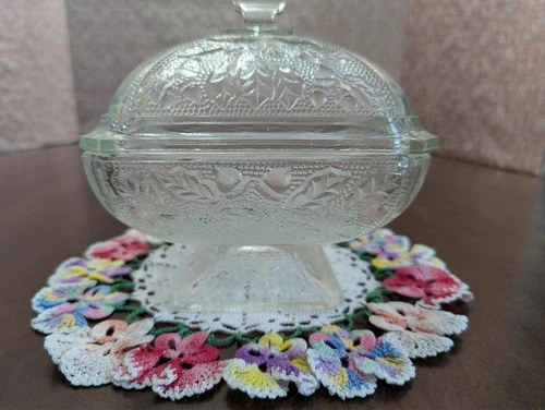 VTG/USA Depression CLEAR GLASS Footed Square CANDY DISH w/emboss details PREOWN