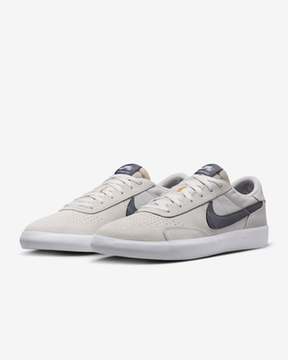 nike sb team classic vast gray & white shoes