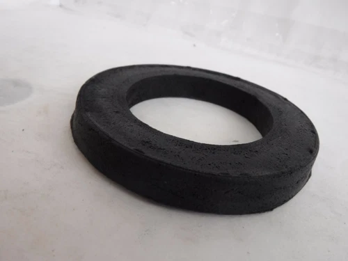 Jones Stephens G13500 4-3/8" x 2-7/8" x 1/2" Wall Hung Urinal Gasket (Lot Of 2) - Picture 3 of 4