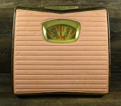 1950s DETECTO BATHROOM SCALE BARBIE PINK AND GOLD NICE WORKING RARE COLOR