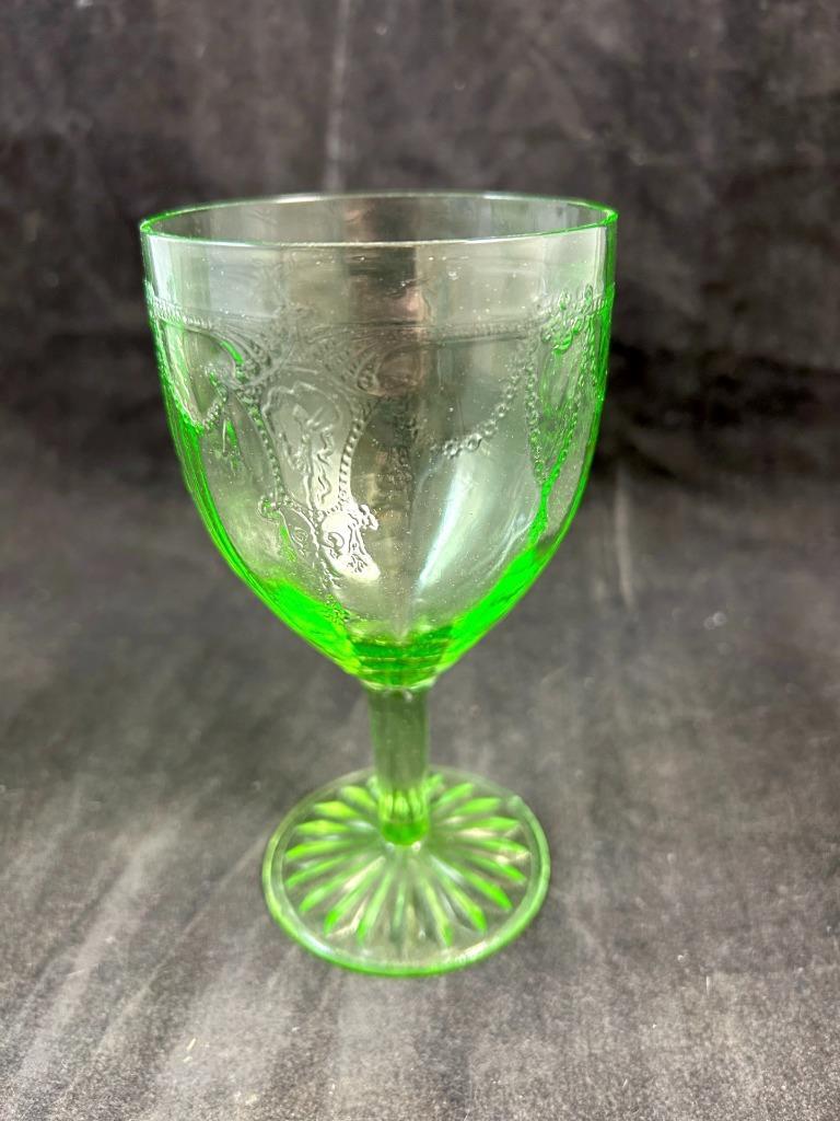 Anchor Hocking Cameo Green Pair of Water Goblets Uranium