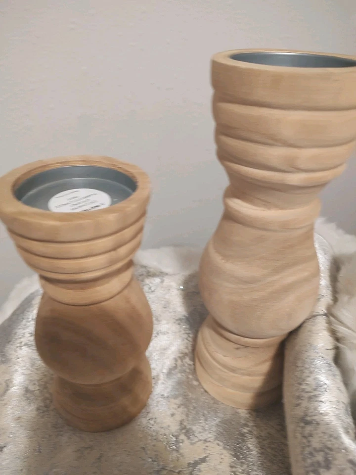 Juego de 2 candelabros de madera Mud Pie Paulowina M 11" Sm 8", nuevos Foto 4 de 4