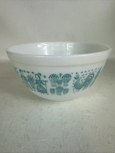 Vintage Pyrex #402  Turquoise 1 1/2 Quart Amish Butterprint Ovenware Mixing Bowl