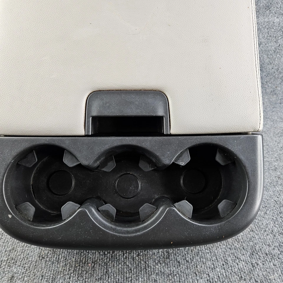 07-13 Silverado Consola Central Salto Asiento Tapa Almacenamiento Portavasos Negro SIN PESTILLO Foto 2 de 4