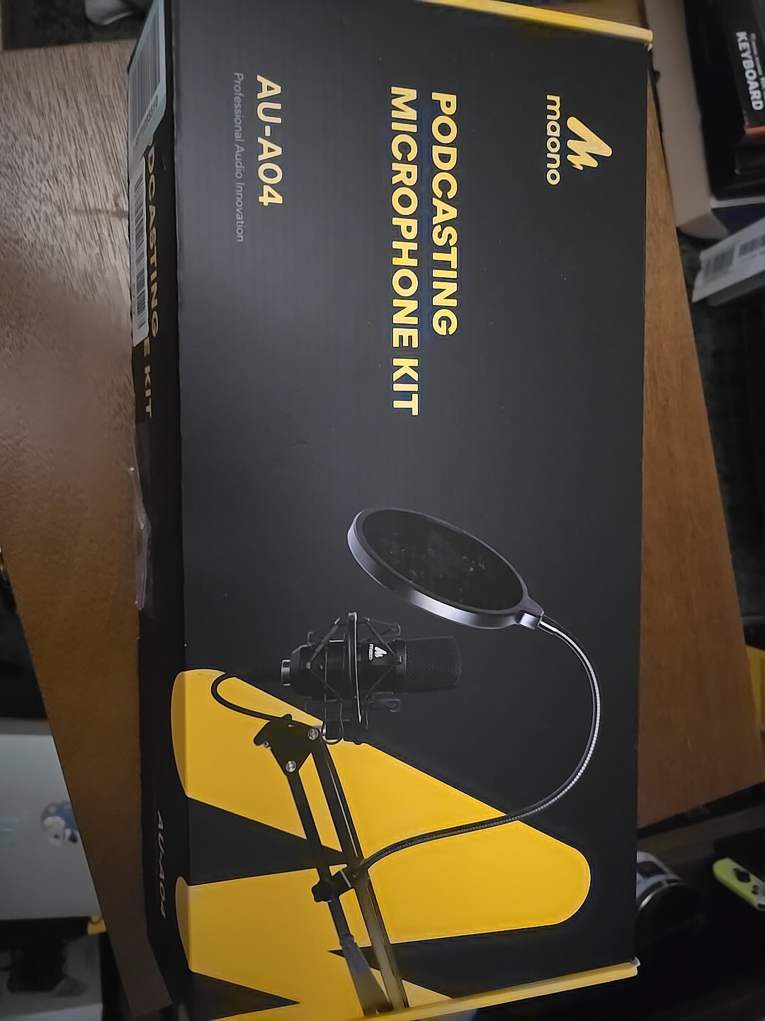 Maono AU-A04 Podcasting Microphone