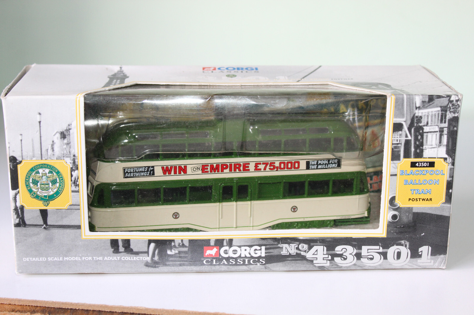CORGI OOC 1:76 BALLOON TRAM - BLACKPOOL TRANSPORT - POSTWAR LIVERY 43501