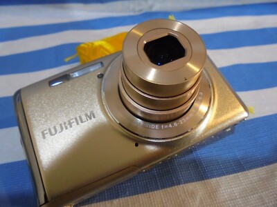 FujiFilm FinePix JX700,16MP,5x,f/3.5,2.7in,Gold,Exc+ from JAPAN