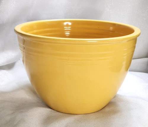 Vintage Fiesta Fiestaware #5 Original Yellow Mixing Bowl Homer Laughlin VGC