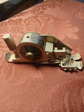 Vintage WURKER ZICKZACK -KNOPFLOCK Sewing MACHINE Attachment