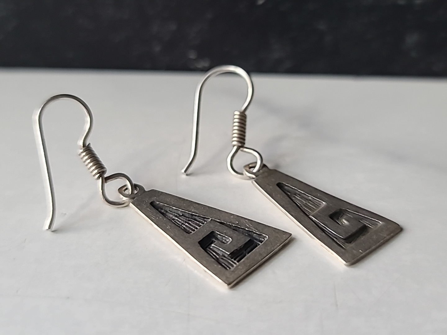 925 Sterling Silver Dangling Triangular Shaped Pi… - image 6