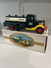 Vintage The First Hess Truck 1982 Original Box Green & White Delivery  Truck