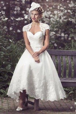 Beach Short Wedding Dresses Tea Length Bride Dress Cap Sleeves Sweetheart Lace