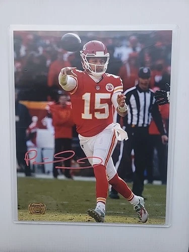 PATRICK MAHOMES II Uniform #15 Hand-Signed Autographed 8x10 Photo W/COA Chiefs
