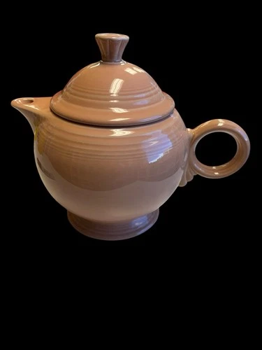 Fiesta Apricot 5 Cup 44 Oz Teapot Retired Style Fiestaware