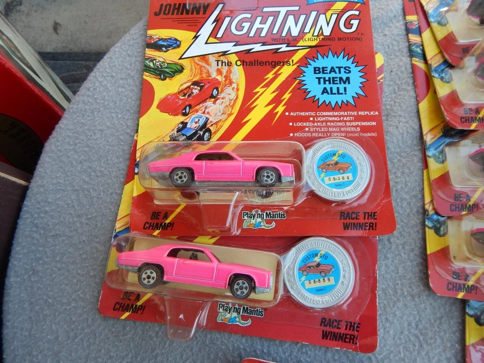 Lote De 16 Coches De Colección Johnny Lightning Rosa GTO Vette XKE NIP 1/64 Estate Find Foto 2 de 4
