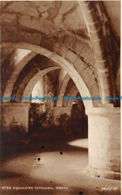 R136007 4738. Gloucester Cathedral. Gruft. Richter