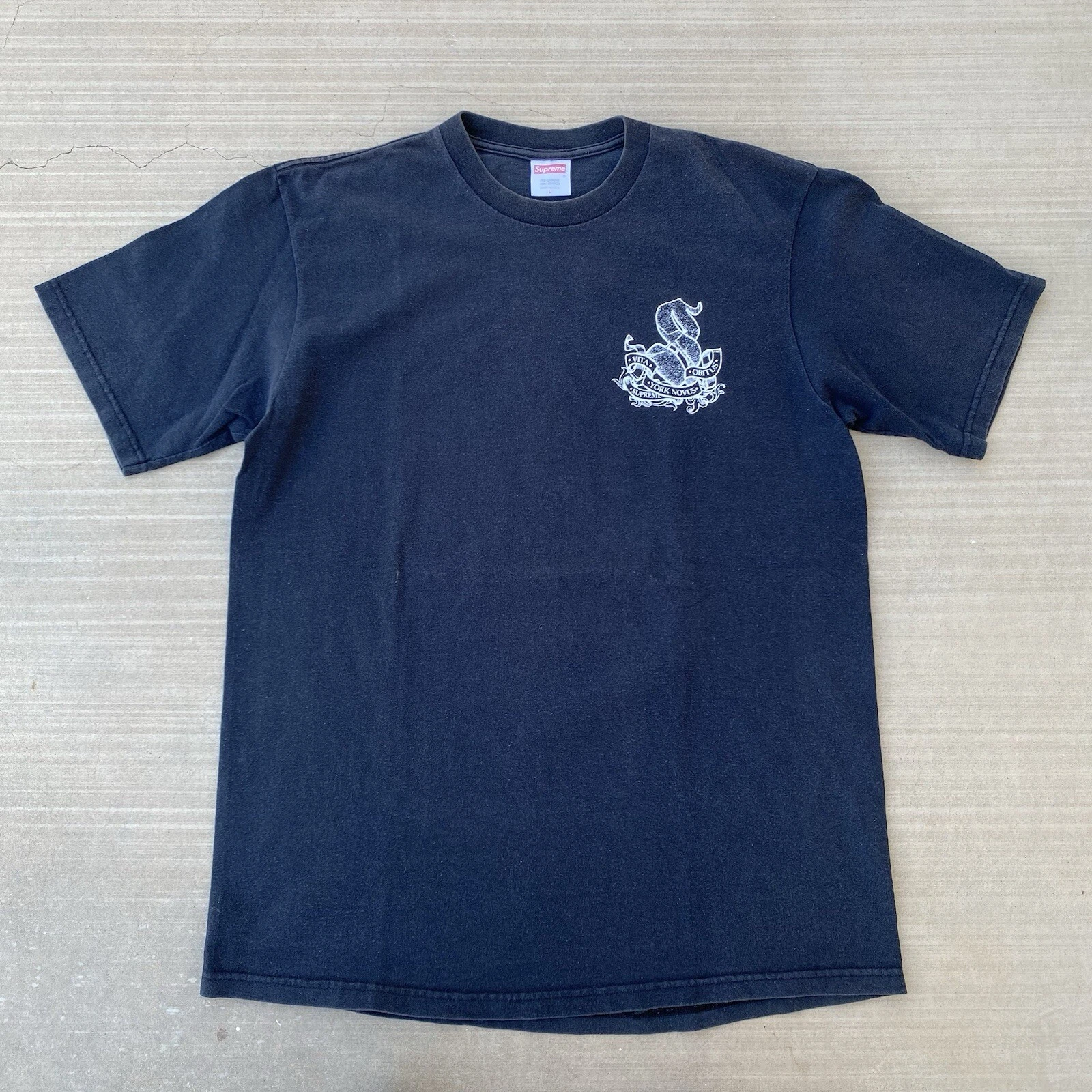 T shirt noir vintage Supreme Vita Obitus 2003