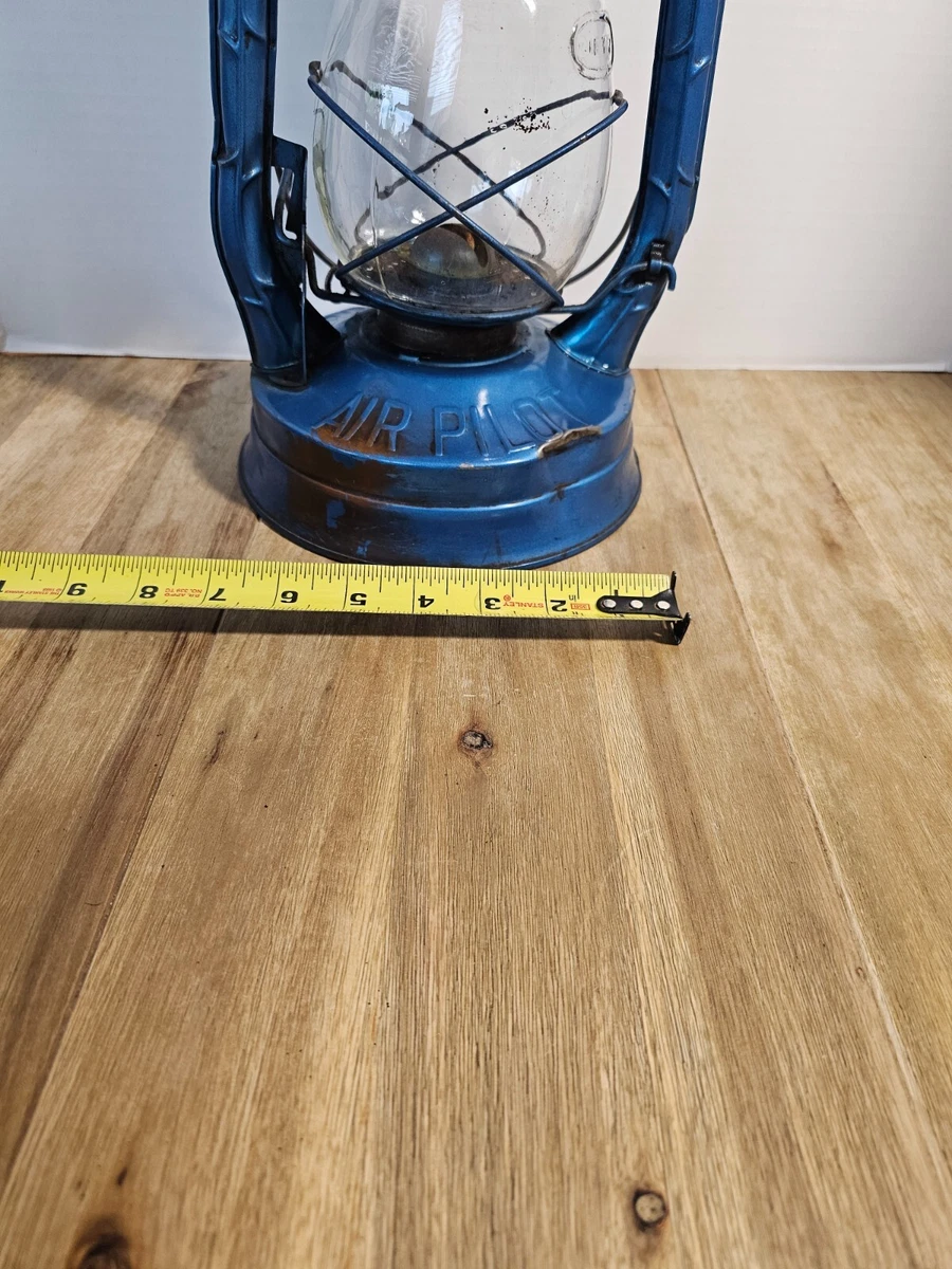 Antique ORIG Dietz Air Pilot No.8 Kerosene Lantern Lamp Light Blue