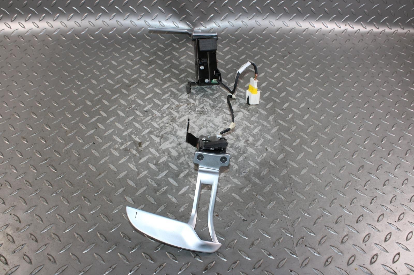 14-17 Ghibli Silver Column Steering Wheel Paddle Shifter OEM Factory Unit OE WTY