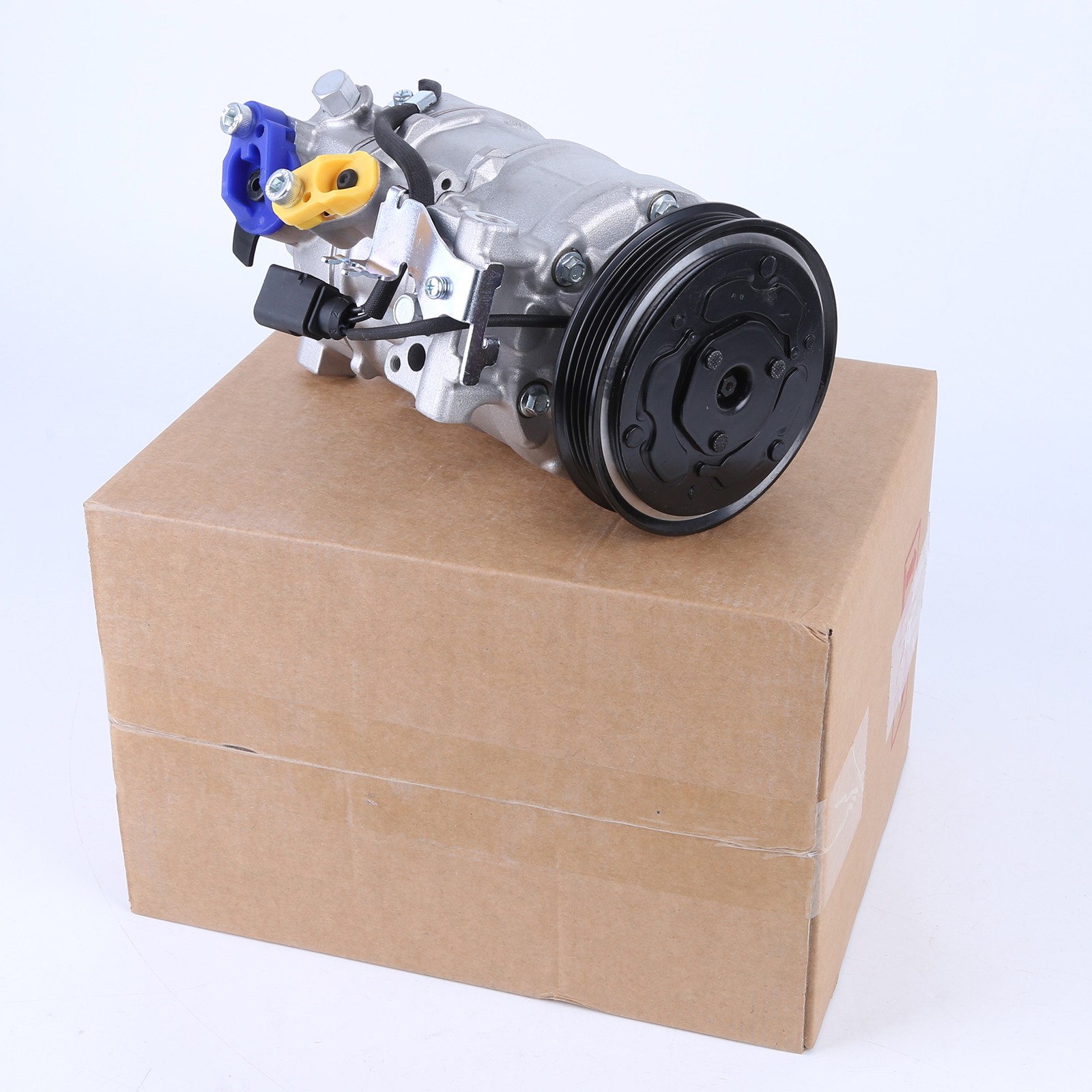 Bentley Bentayga Speed 2017-2023 Compressor with bracket P/N 4M0816803N