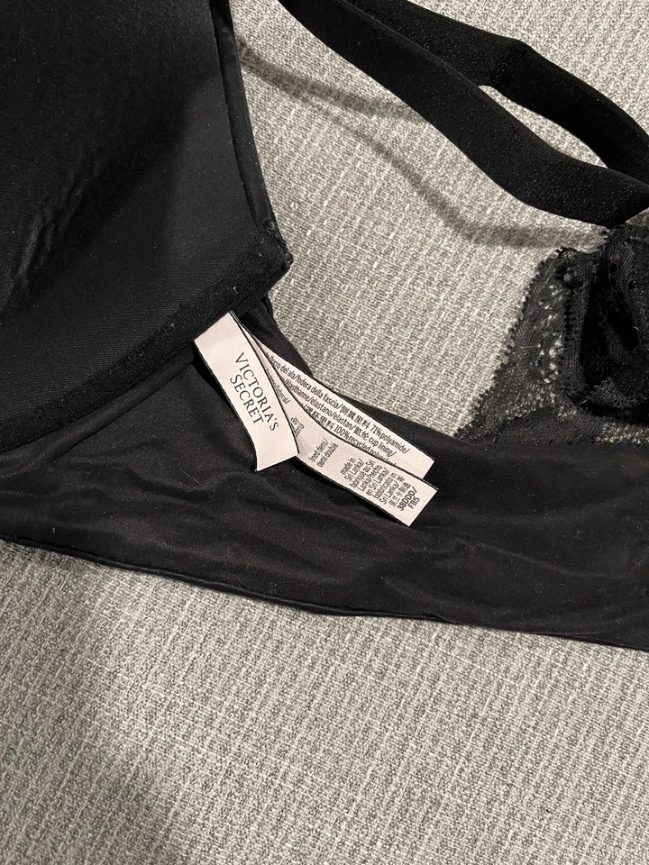 Sujetador Victoria's Secret Body By Victoria Forrado Demi Racerback 38DDD Negro Foto 4 de 4