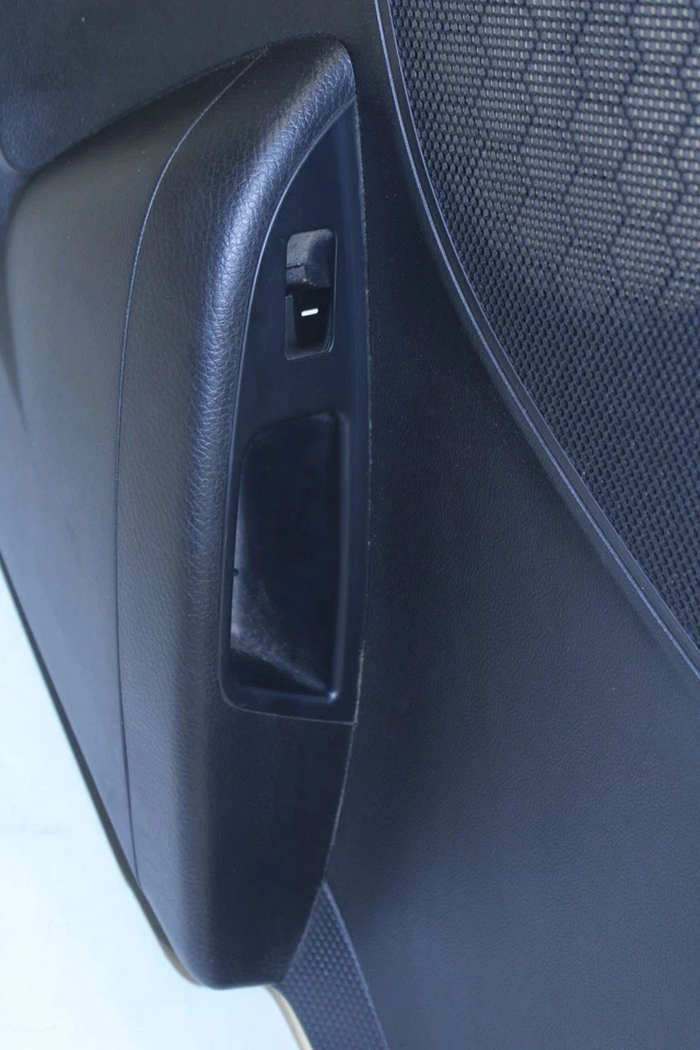 Panel de moldura de puerta trasera derecha Hyundai Veloster Base 2011-2017 83302-2V000-RY Foto 4 de 4