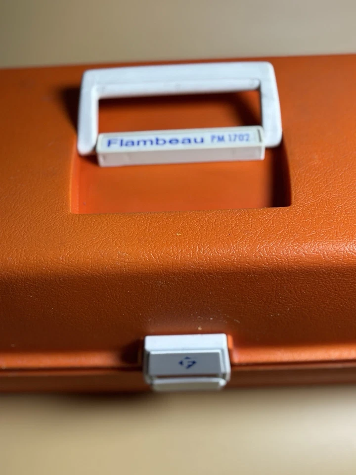 复古 Flambeau PM 1702 橙色医疗急救箱盒 — 第 3/4 张图片