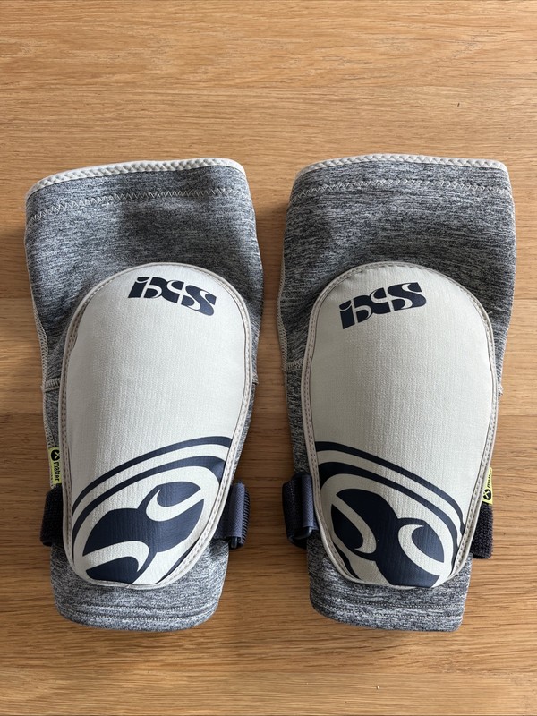 IXS Flow EVO+ Knee Pads Mtb Mountain Bike. Size XL. See photos for sizing