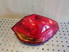 OPEL ASTRA J GTC Rücklicht hinten rechts 1.6 Benzin 132kw 2011 26110755