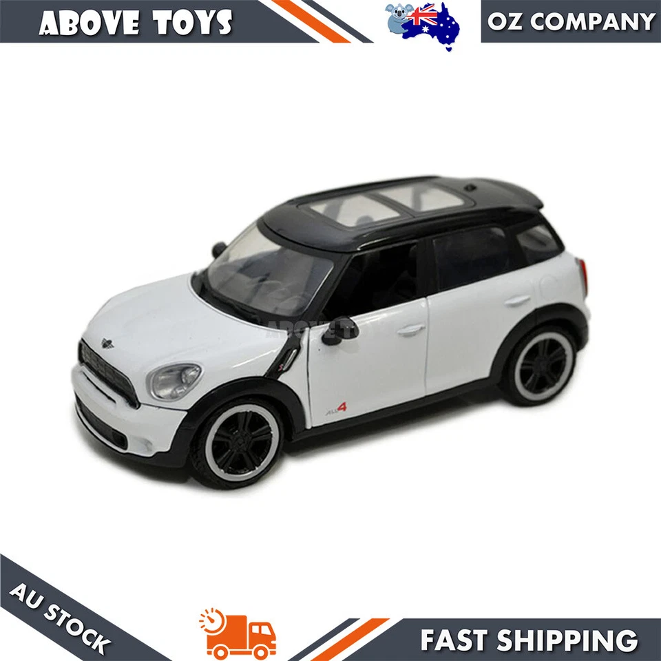 MotorMax 1:24 Scale Mini Cooper S Countryman White with Black Roof Diecast Toy - Image 4 of 4