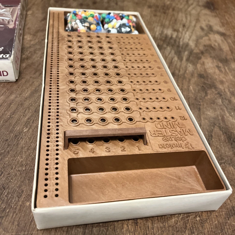 Vintage 1975 Invicta Deluxe Mastermind Game - Larger Version Of Original - Image 4 of 4