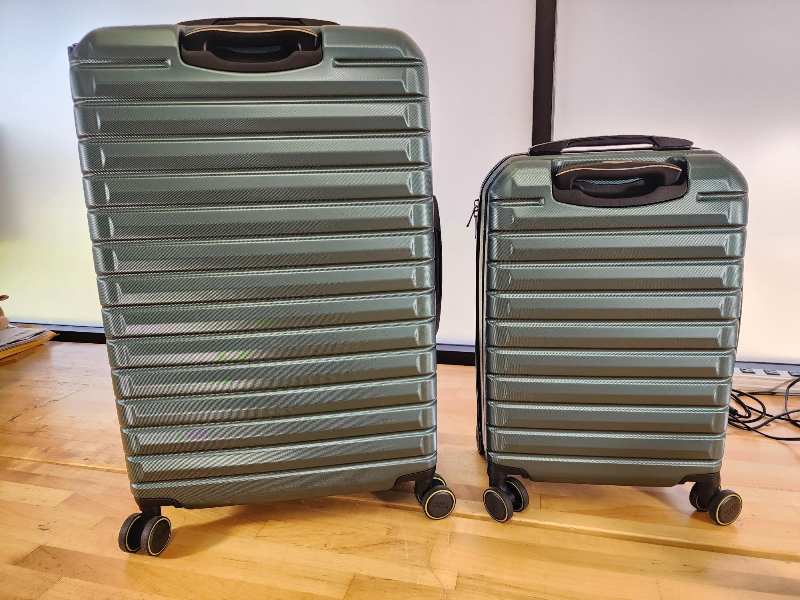 2 PCE GREEN Delsey Helium Edge Hardsided Luggage Suitcase Set Bags Carryon Check