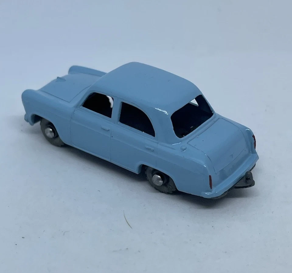 Matchbox Lesney Phantom 30 Ford Prefect Rare Light Blue With Grey Wheels. - Image 4 of 4