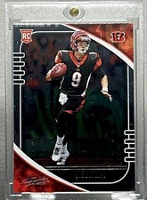 JOE BURROW RARE SIVLER FOIL ROOKIE CARD BENGALS LSU 2020 RC. rookie card picture