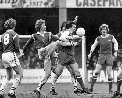 Football Midfield Action As Liam Brady Of Arsenal 1978 Old Photo