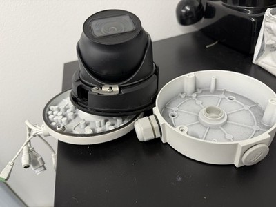 Milesight MS-C8175-FPD - Motorisierte Dome AI IP Kamera, 8 Megapixel (3840x2160)