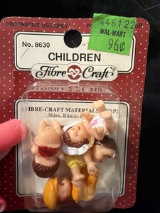 NIP Fibre Craft 8630 Mini Dollhouse Children 1 1/8” 4 Pieces Vintage