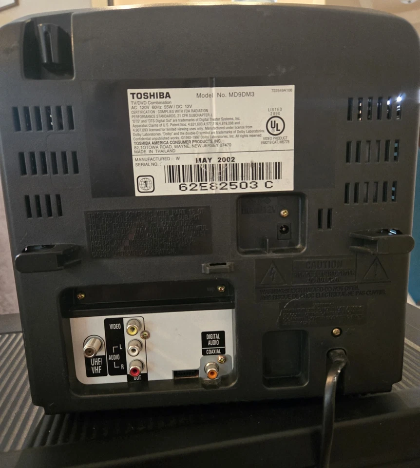Toshiba 9 Inch Crt TV DVD Combo *READ Description* - Image 4 of 4