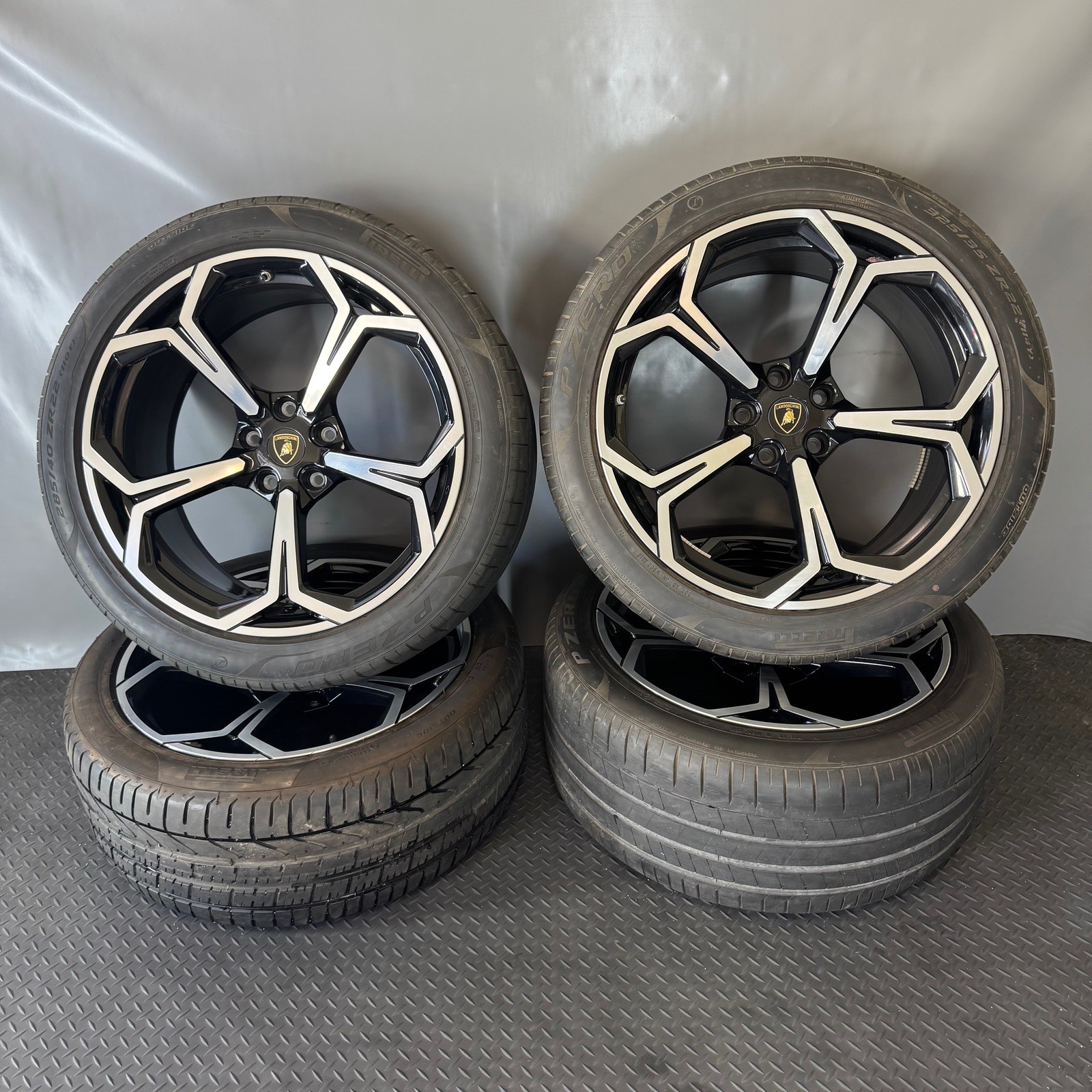 LAMBORGHINI URUS WHEEL RIM SET 22 INCH 2019 2020 2021 OEM 4ML601025