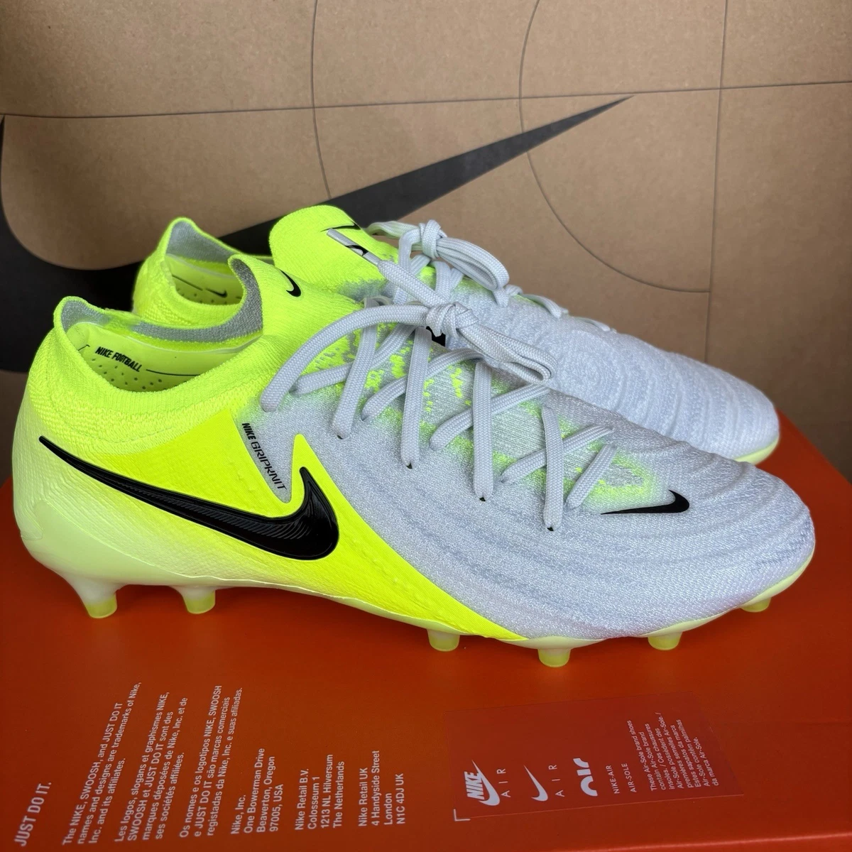 Preços baixos em Chuteiras de futebol Nike Amarelo para Homens | eBay