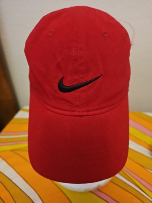 nike cap red color