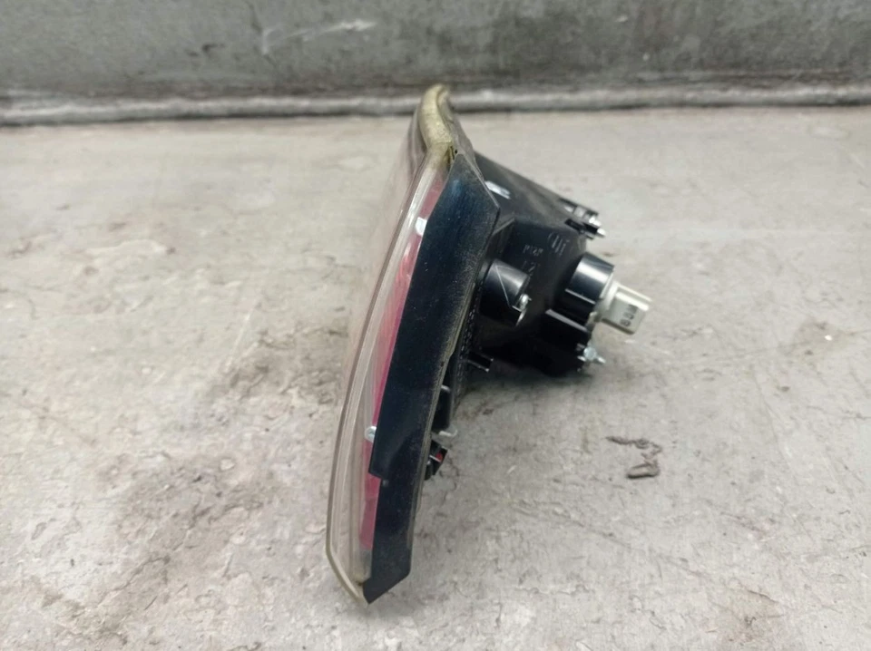 Luz Trasera Interior Izquierda Para MAZDA 6 KOMBI (GH) 1.8 MZR GS2A-513F0 - Imagen 3 de 4