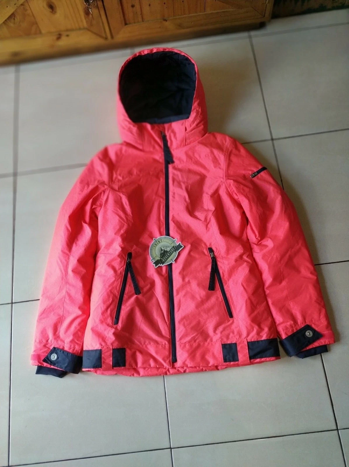 SPYDER ALLEZ-Y FIT WOMEN SKI JACKETS size 8 S
Opens in a new window or tab