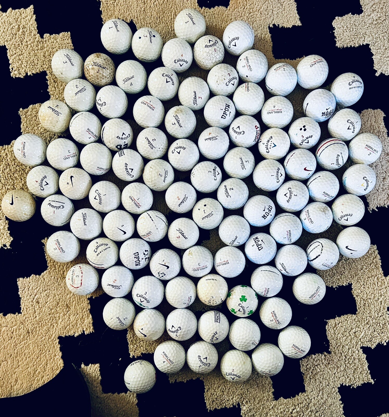 100 golf balls 2A/shag. Callaway Kirkland, Titleist, Nike. See photo