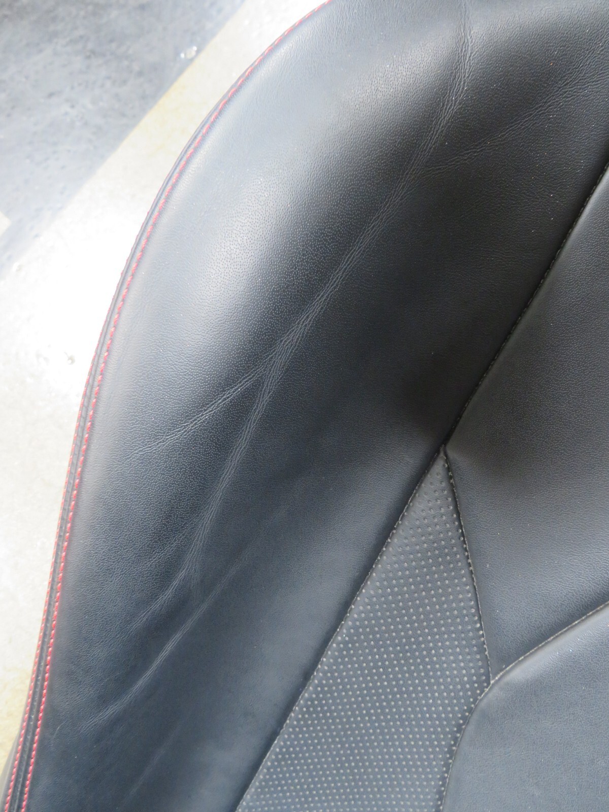 Ferrari Portofino, LH, Left, Front Seat, Worn Leather, Used