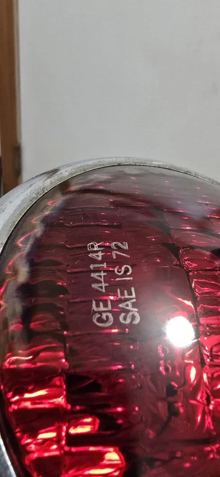 Винтажные красные герметичные предупреждающие лампы GE 4414R — PAR36 — металлические корпуса —... - Изображение 3 из 4