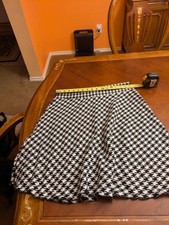 Pearl Women's size M Black & White Geometric Full Skirt Made In USA